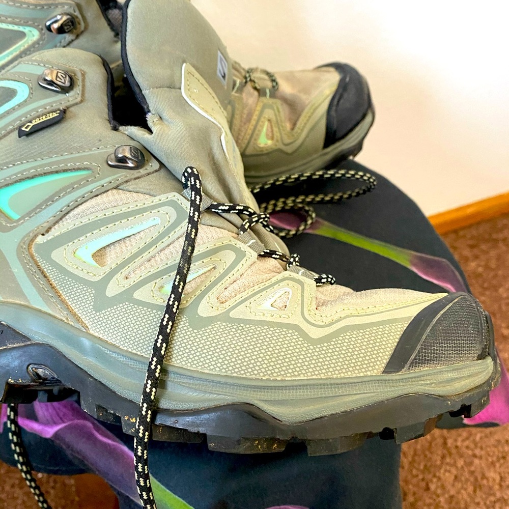 Saloman Hiking Boots